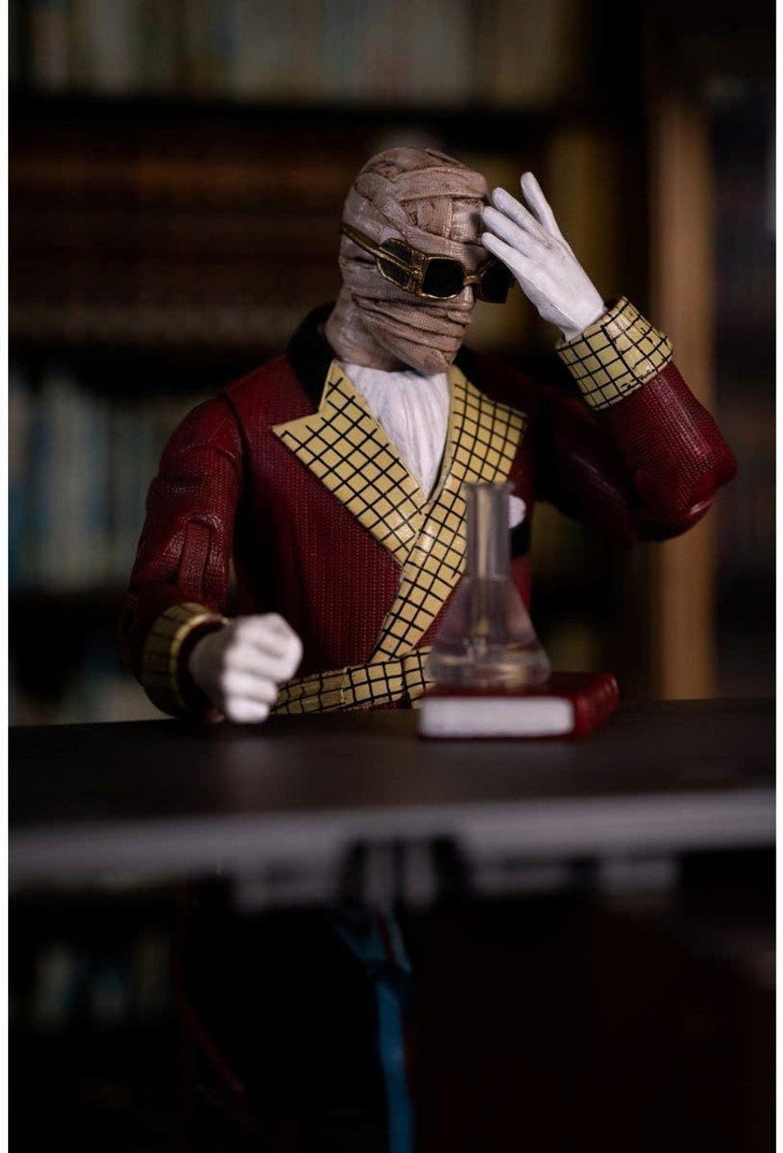 Universal Monsters: The Invisible Man - 6" Scale Figure