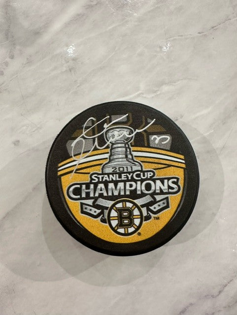 Zdeno Chara Boston Bruins Autographed 2011 Stanley Cup Champions Hockey Puck