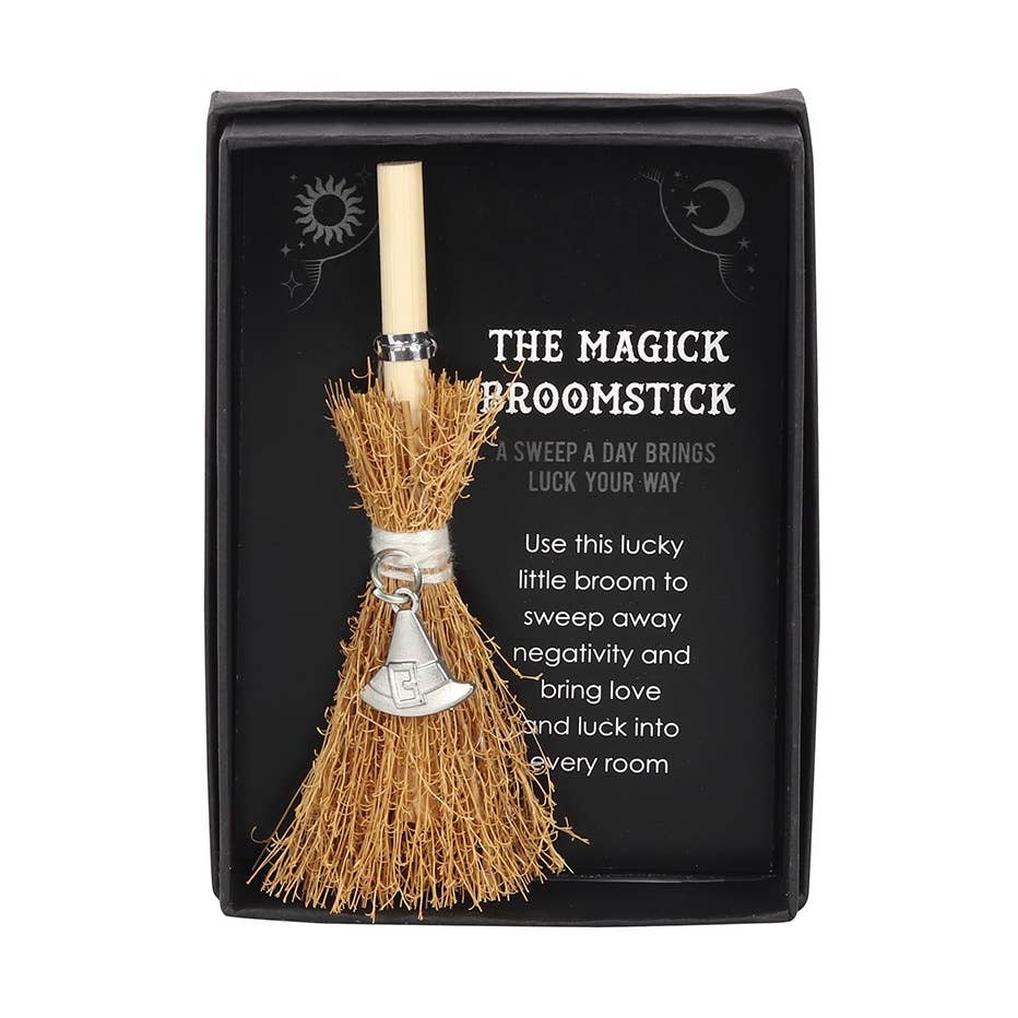 Something Different UK: Witches Hat Mini Magick Broomstick